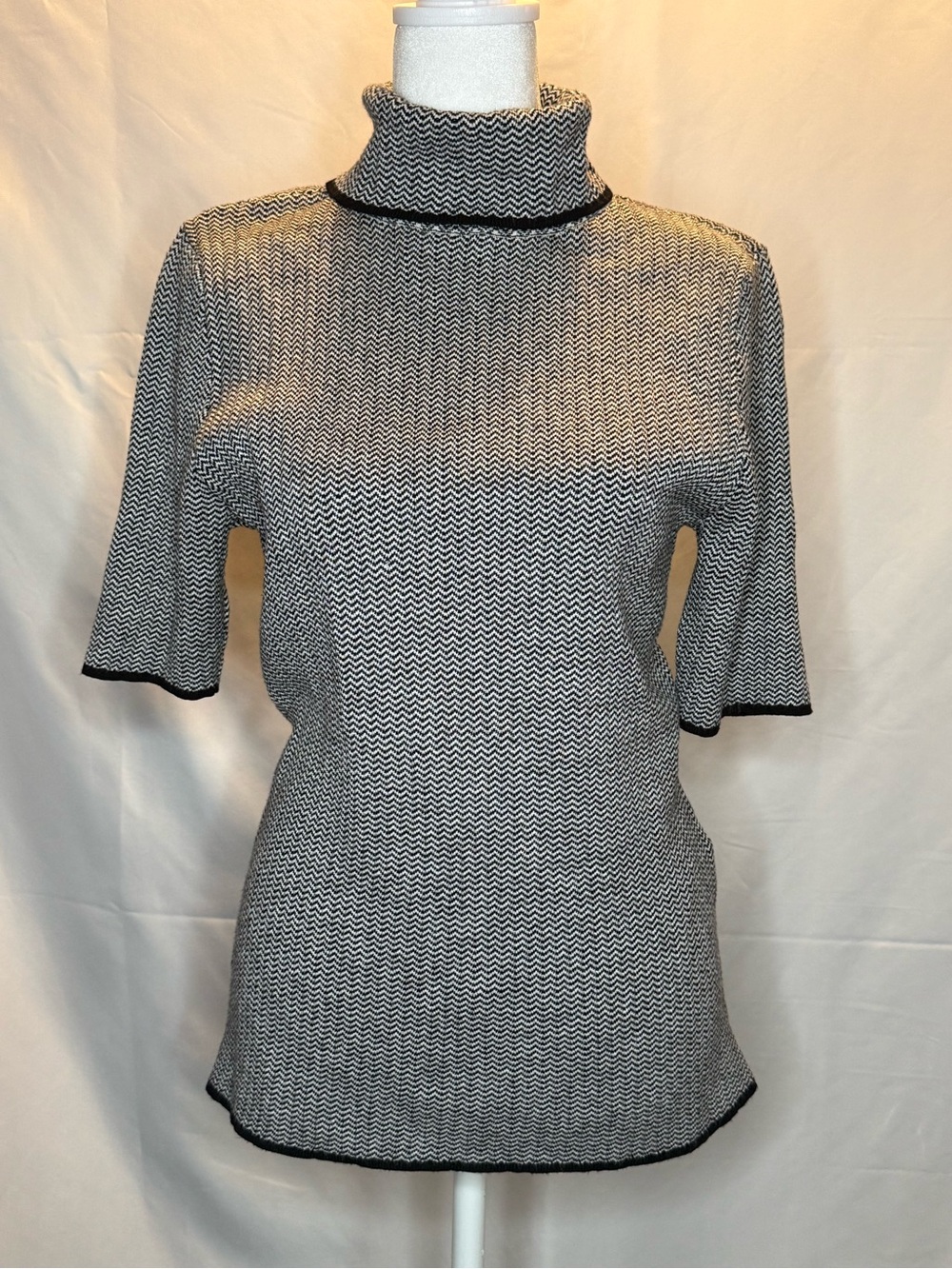 White House Black Market Black and White Short-Sleeve Turtleneck Sweater